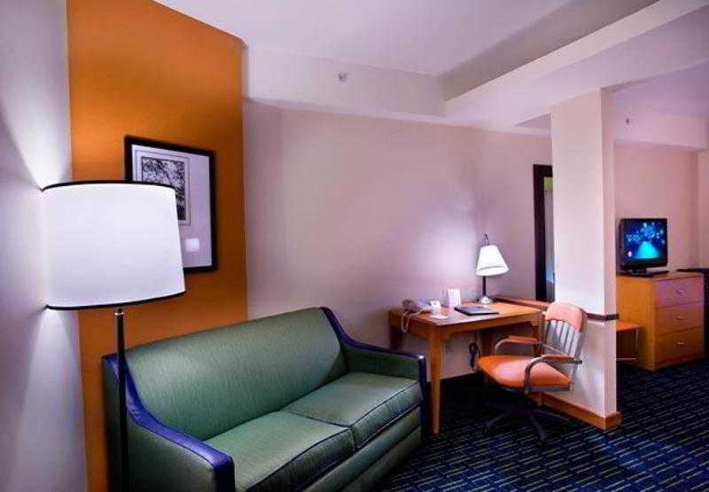 Fairfield Inn And Suites Cleveland Pokoj fotografie
